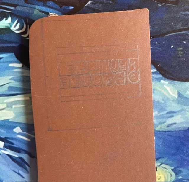 Ich zeichne zunächst mit einem Bleistift auf den Linolblock