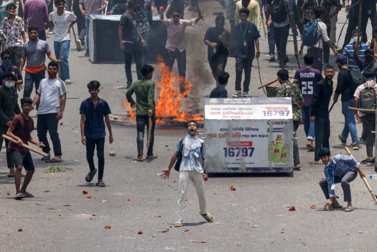 बांग्लादेश में अशांति: न्याय और योग्यता के लिए एक पुकार
