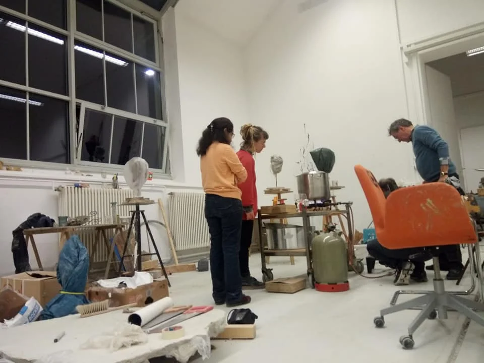 Studenti e artisti riuniti nello studio di Carl Emanuel Wolff a Dresda